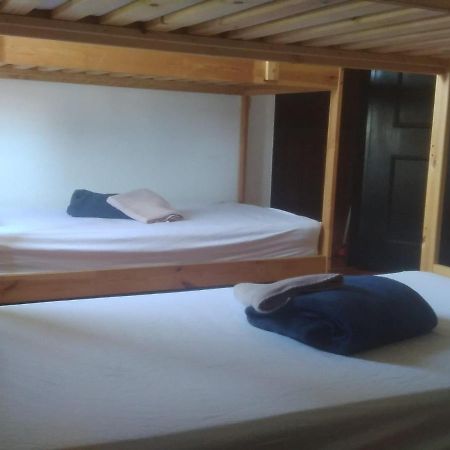 Aroeira  Backpackers Hostel Fonte Da Telha מראה חיצוני תמונה