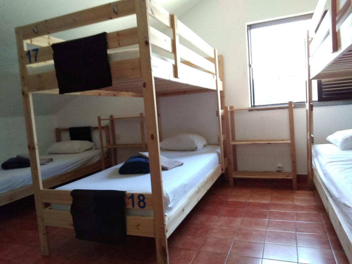 Aroeira  Backpackers Hostel Fonte Da Telha מראה חיצוני תמונה